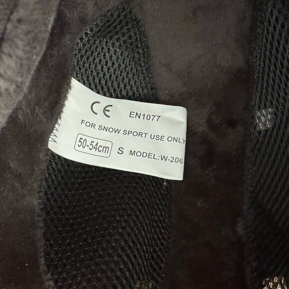 Ski Helmet/ Dakine/ White / size small / EUC - Picture 3 of 8